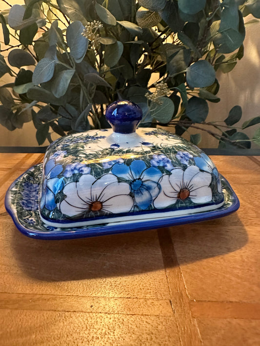 Kalich Polish Pottery, Unikat Art Level 2, White & Blue Flowers Butter Dish