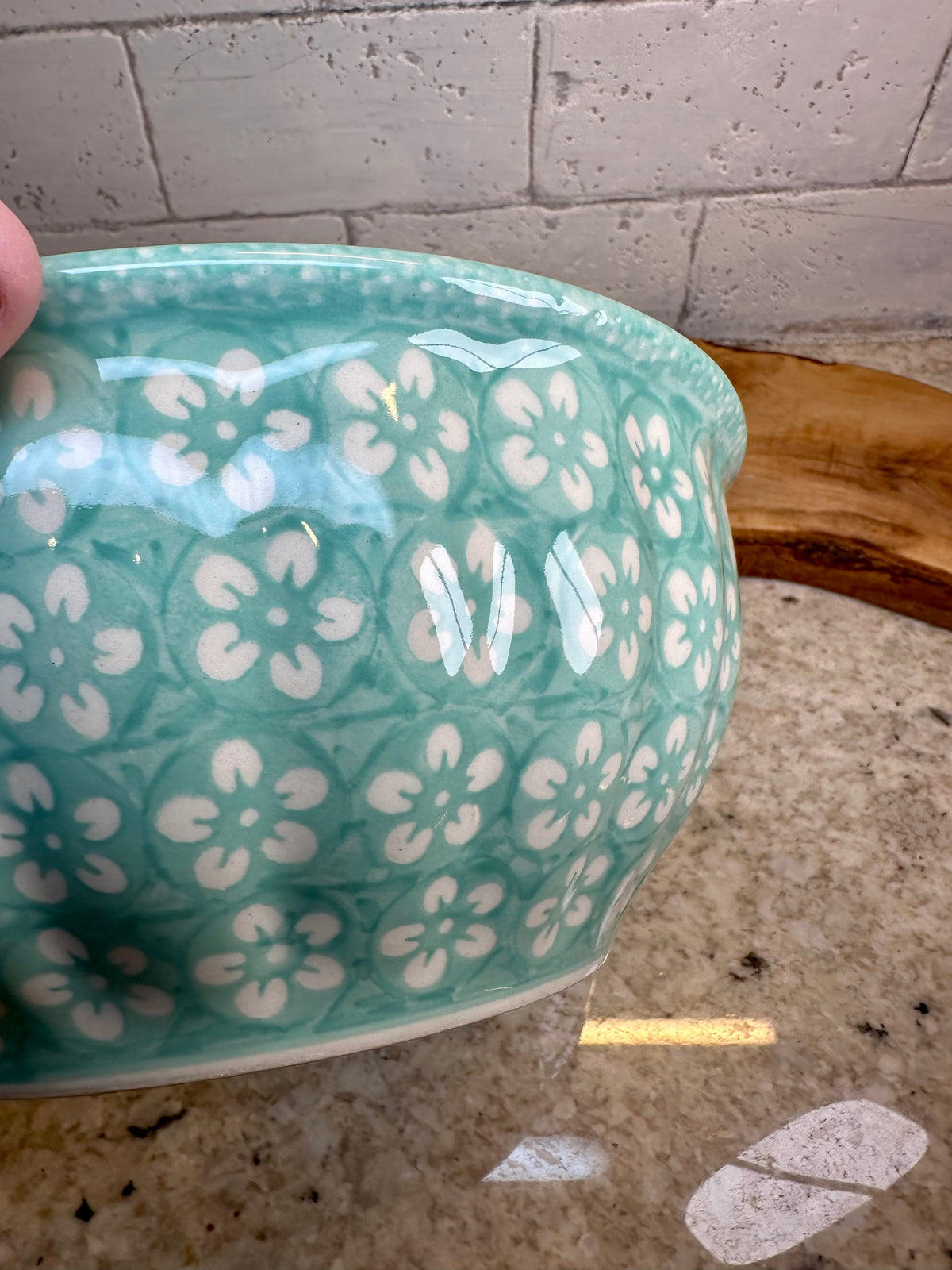 Manufaktura, F24 Mint Blossom, Scalloped Bowl 9.4"