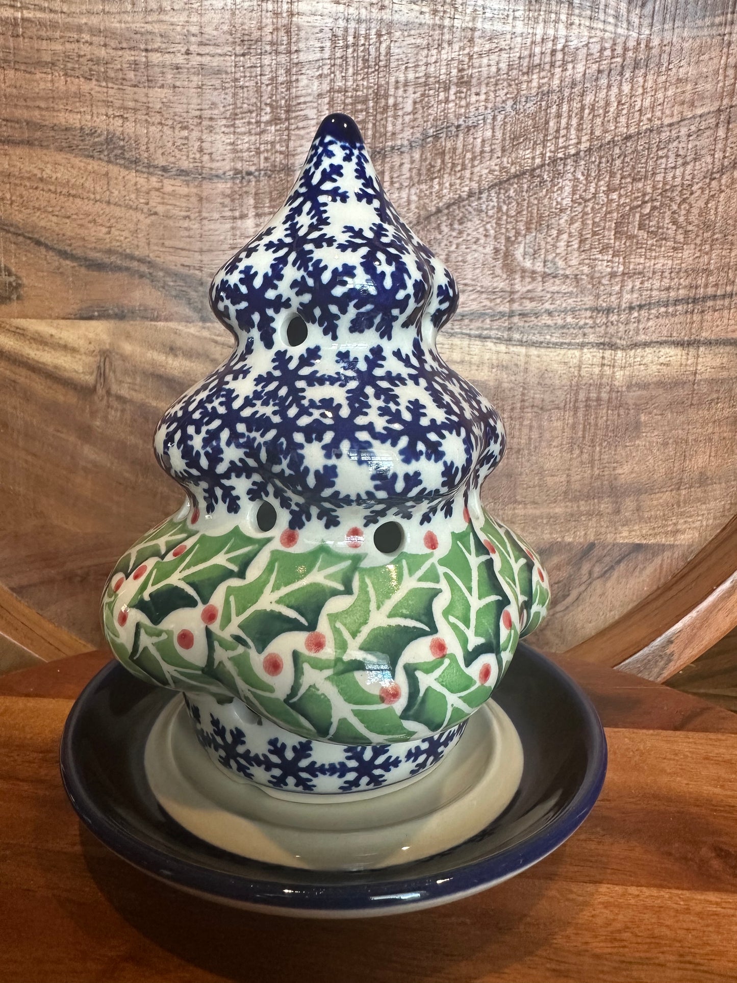 Zaklady Holly Wreath, Luminary Tree