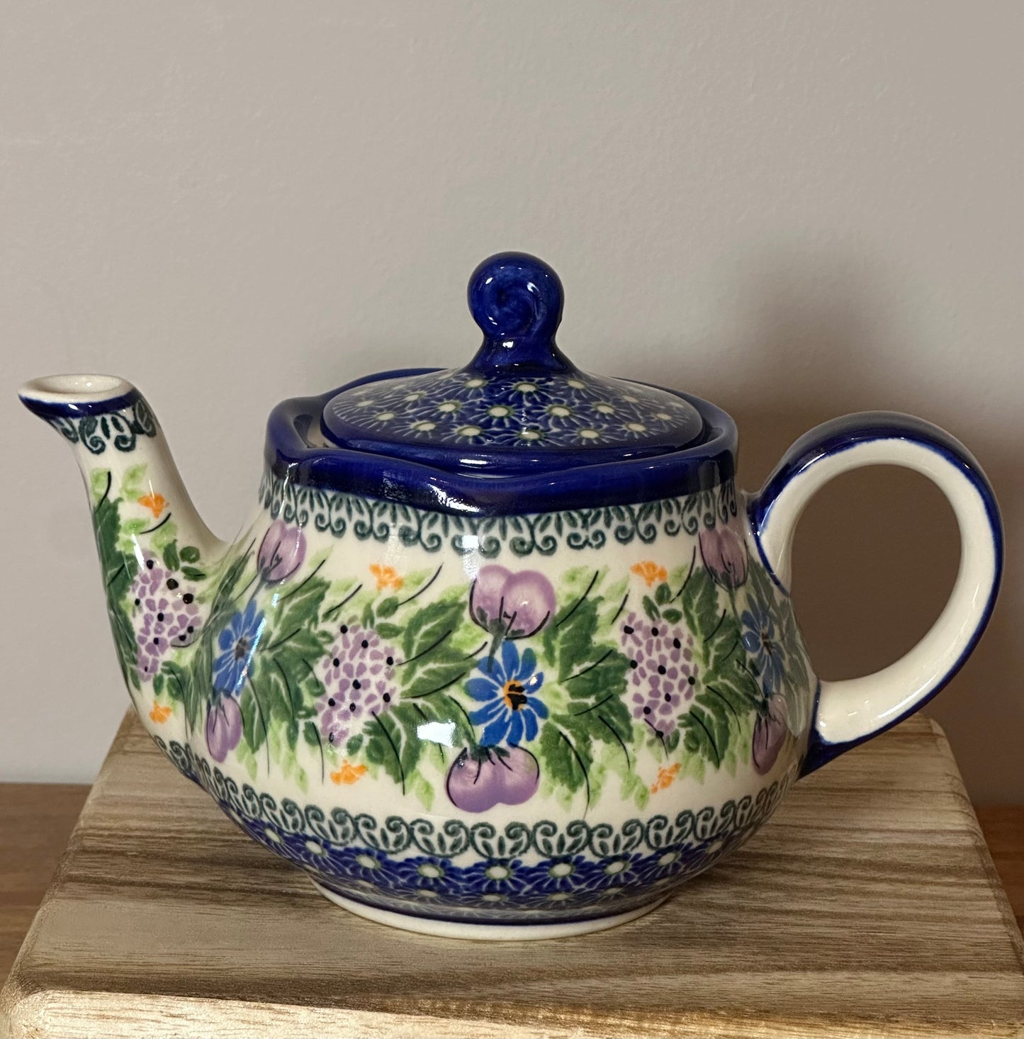 Kalich, Art Level 1, Lavendar & Blue Flower, Teapot