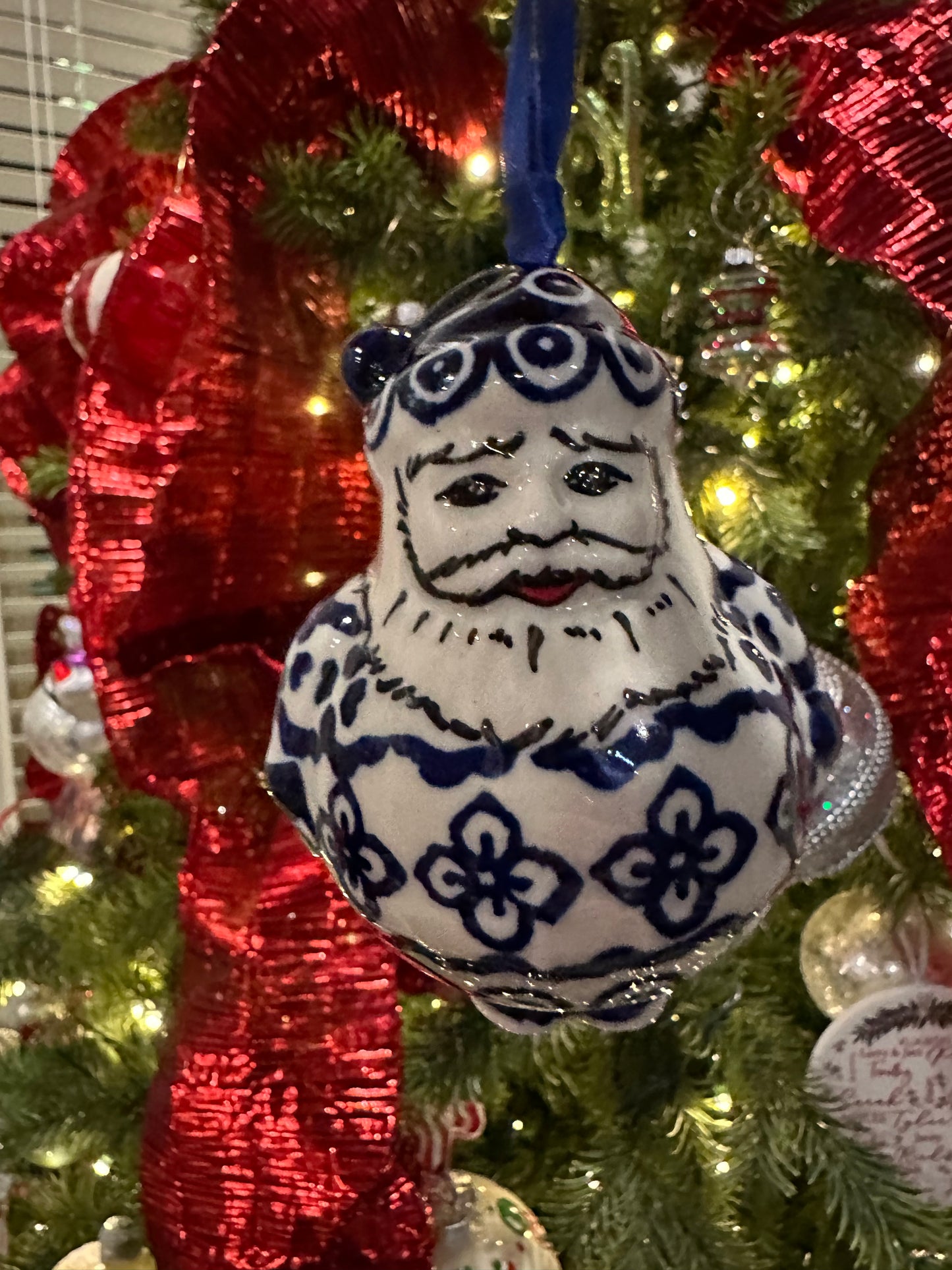 Manufaktura Lattice Diamond Santa Ornament
