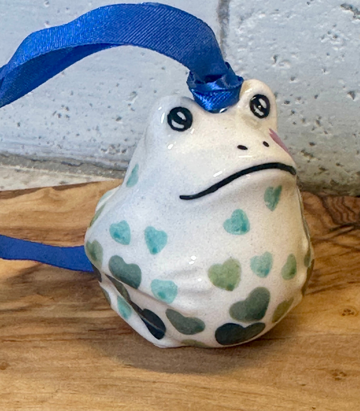 Manufaktura,  Hoppy Hearts, Frog Ornament