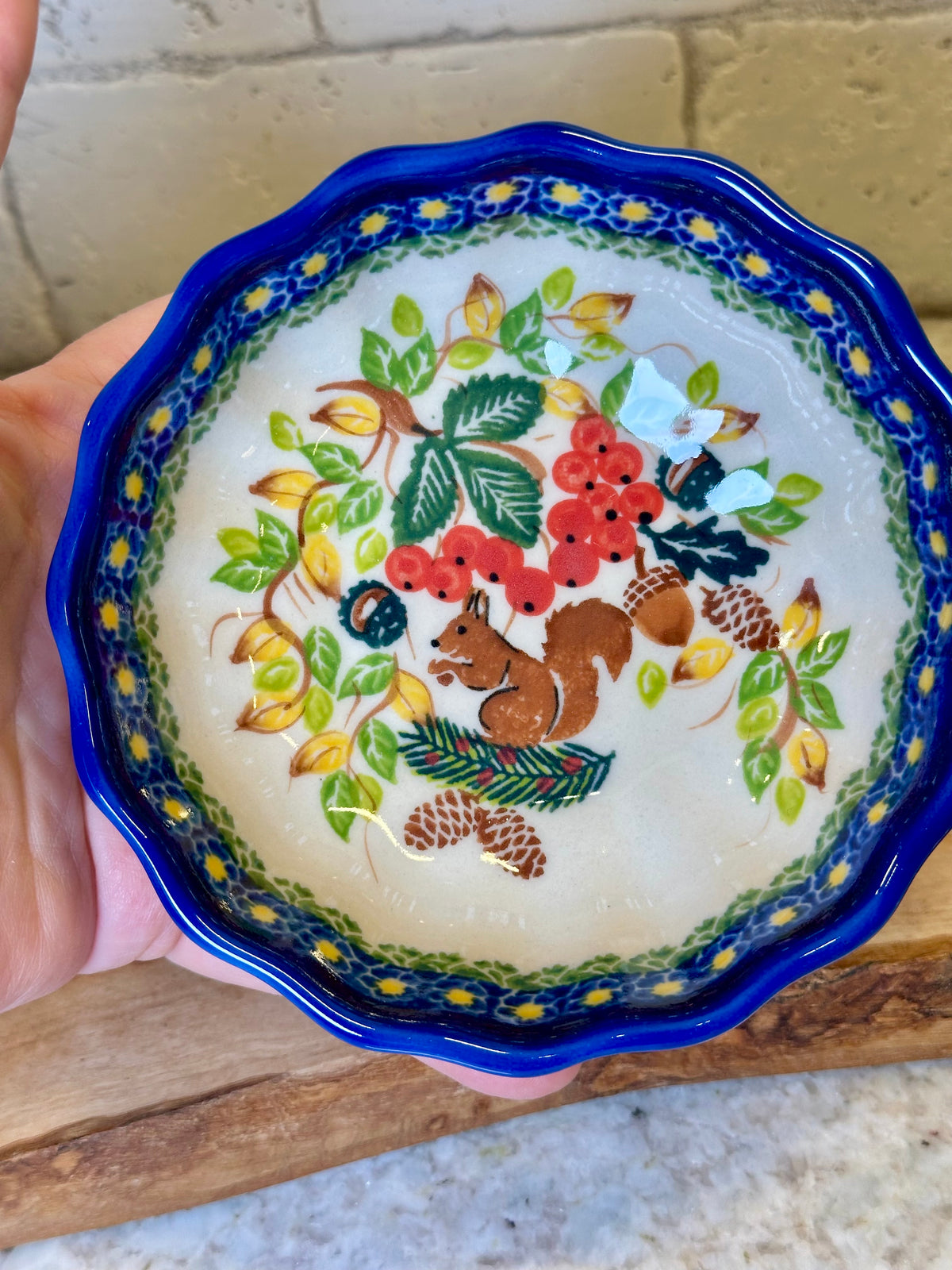 Kalich, A1, Squirrel, Acorns, Berries, Pinecones, Scalloped Bowl