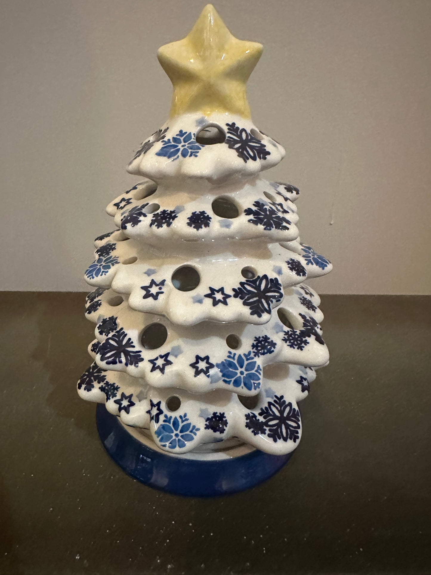 Manufaktura Frosted Flakes Christmas Tree