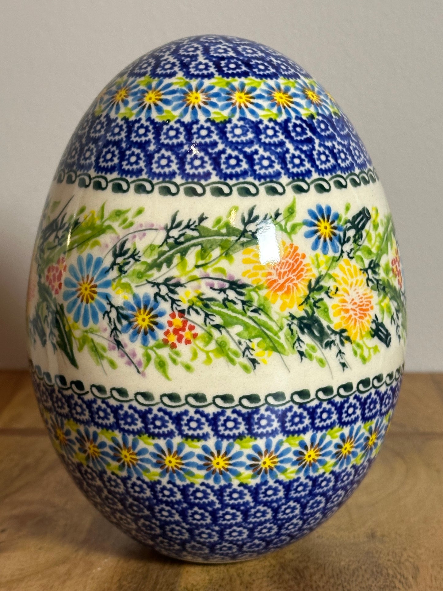 Kalich, Art Level, 6.5"  Large Ceramic Egg, Pattern DE.