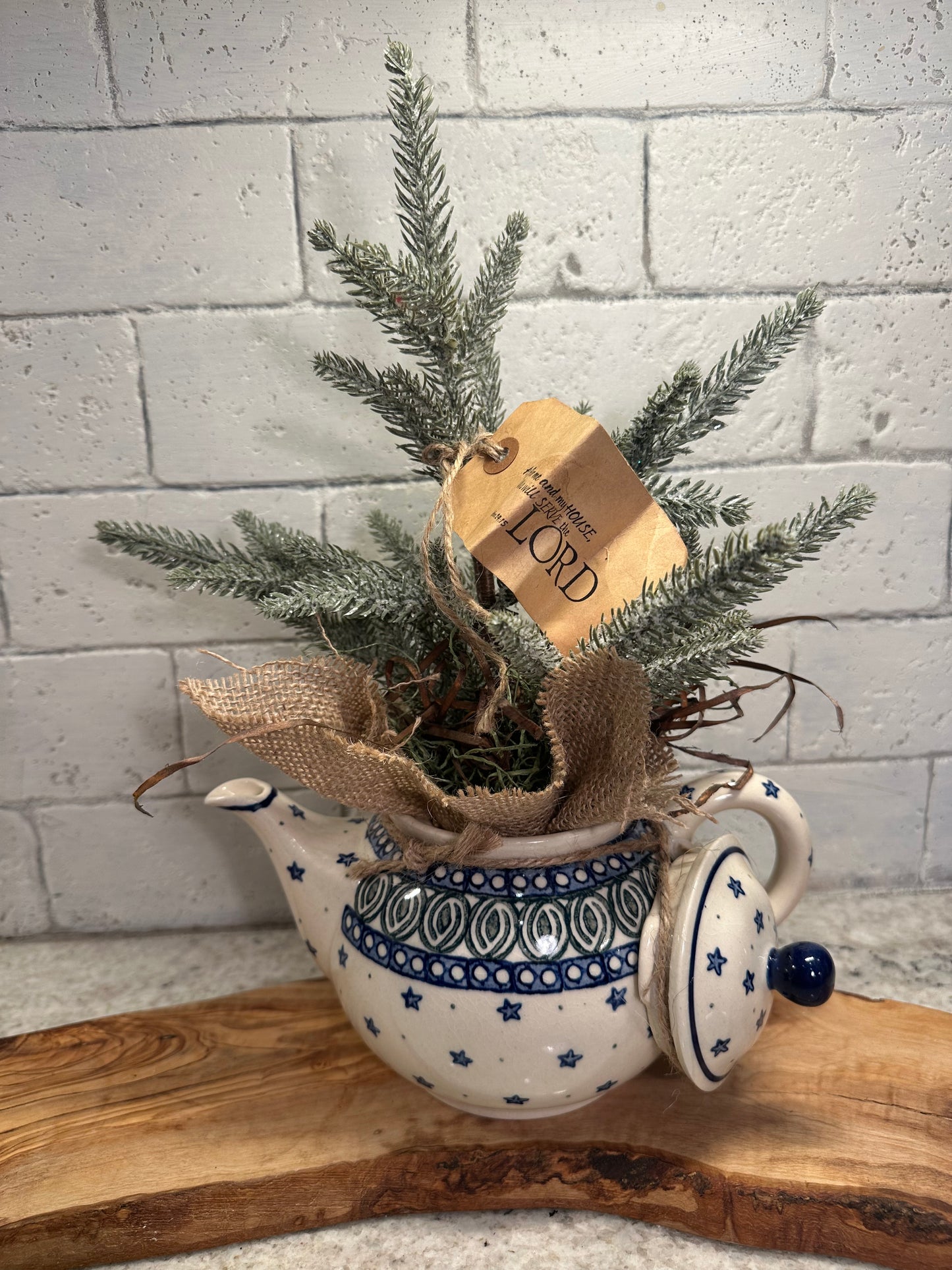 Zaklady Polish Pottery Teapot with lid, Tree and "Amazing Grace" Decor