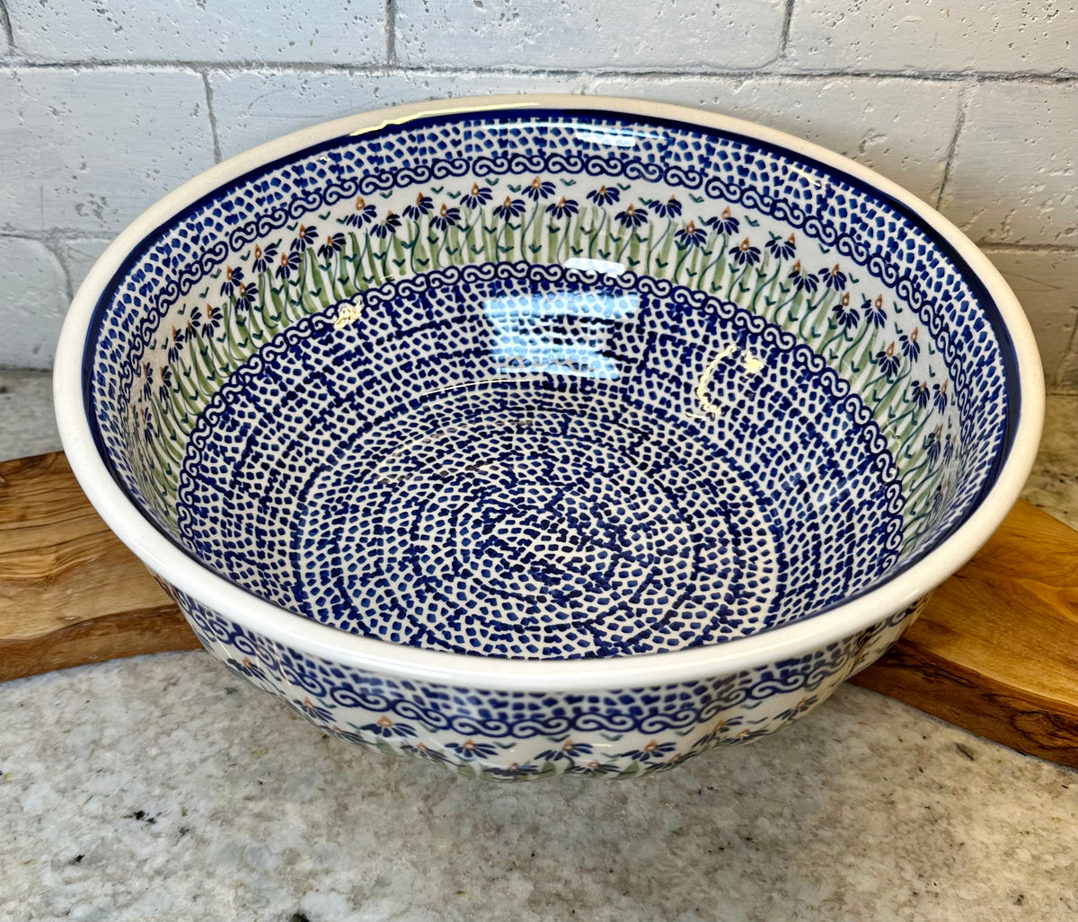 Manufaktura, Addie Jo, F30 Large Scalloped Bowl.  11.8"