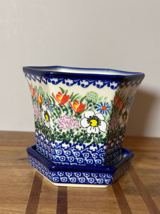 Kalich, Art Level 2, Floral Planter/ Flower Pot with Tray