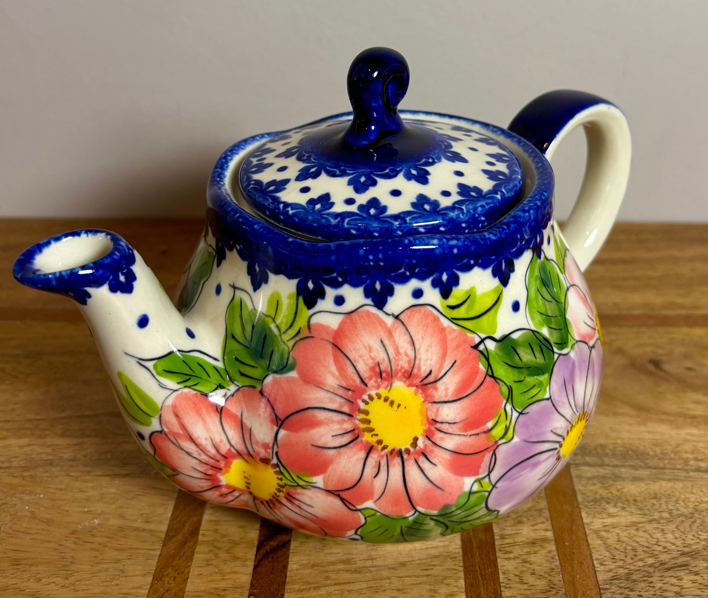 Kalich, Art Level A2,  Pinks & Purple, Teapot