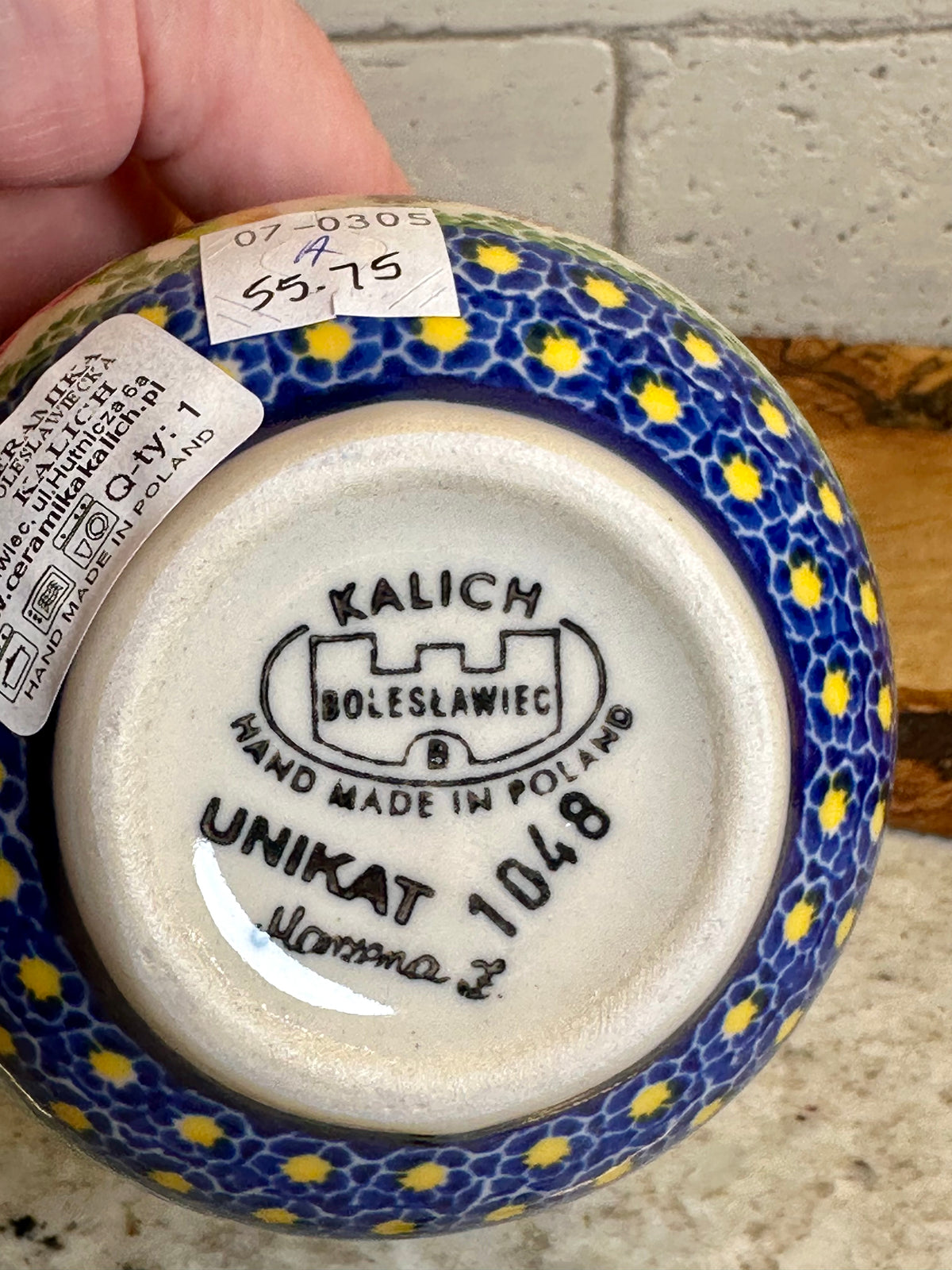 Kalich, Art Level A1, Squirrel, Pinecone, Berries, Medium Bubble Mug