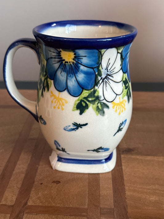 Kalich Polish Pottery Unikat, White and Blue Flower Pedestal Mug