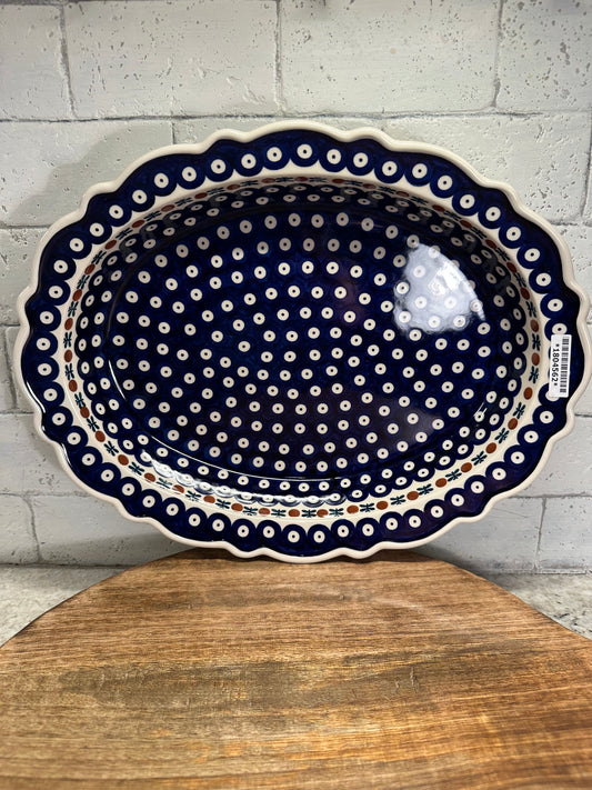 Manufaktura Polish Pottery, Traditional Mosquito, XL Oval Lipped, Scalloped Baker
