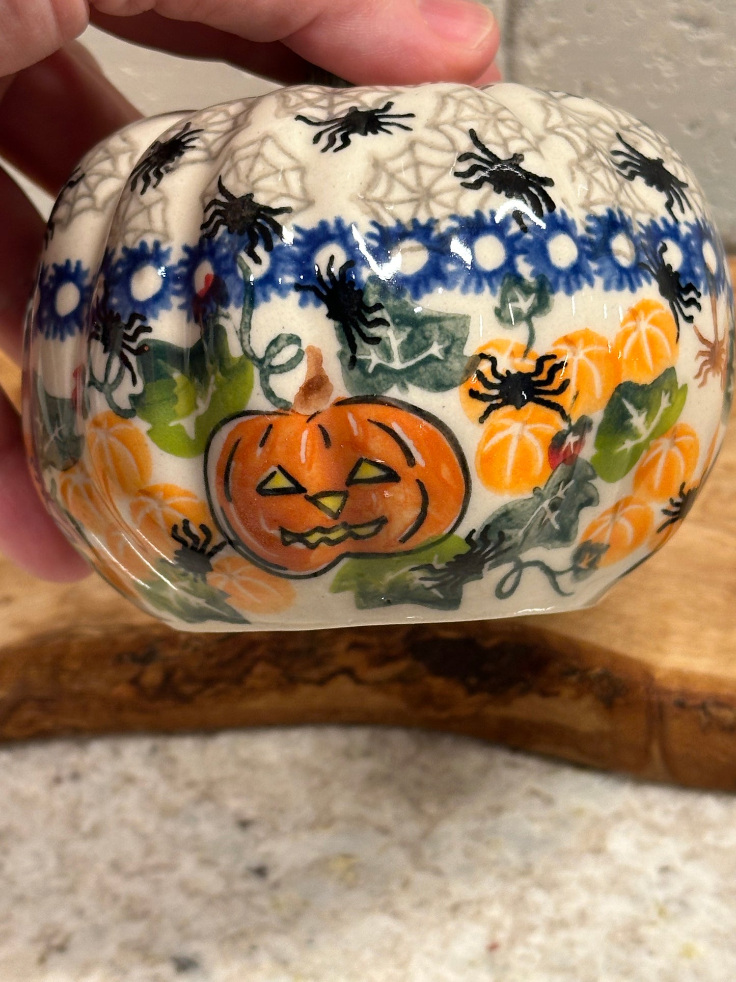 Vena, Trick Or Treat Pumpkin Figurine