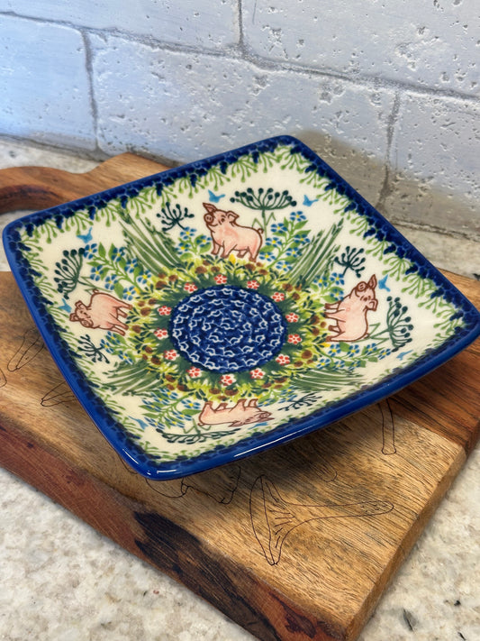 Kalich, Art Level A, Piggy, Square Nut Bowl