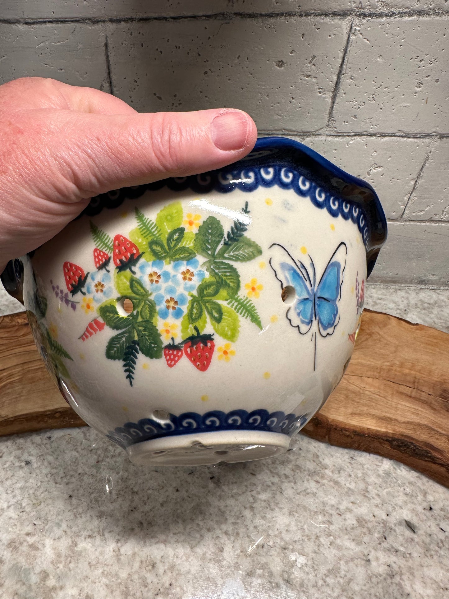 Kalich Polish Pottery, Unikat Signature Art Level, Strawberry Fields, Scalloped Colander w/Plate