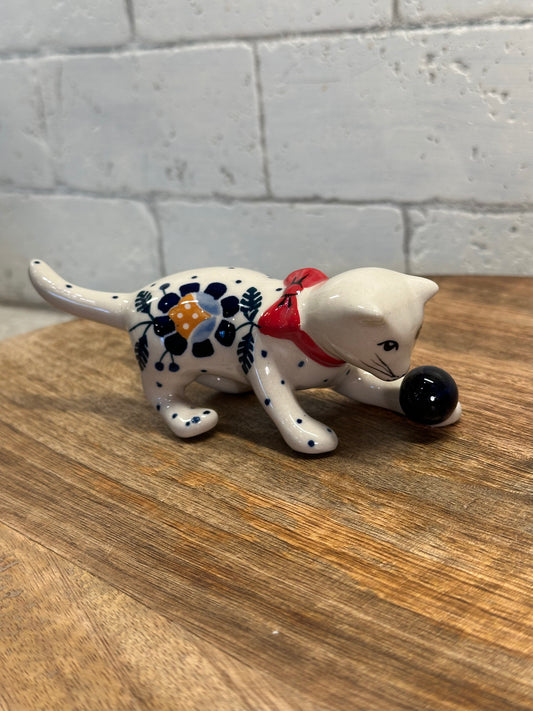 Manufaktura Polish Pottery, Kitty Cat with Ball Figurine