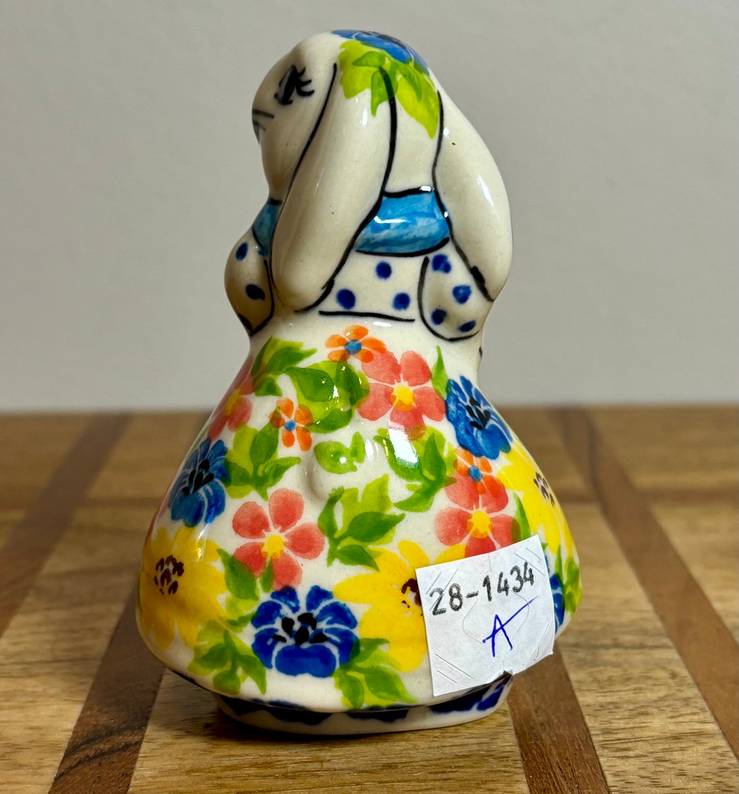 Kalich, Art Level A, Mrs. Rabbit, Bunny Figurine