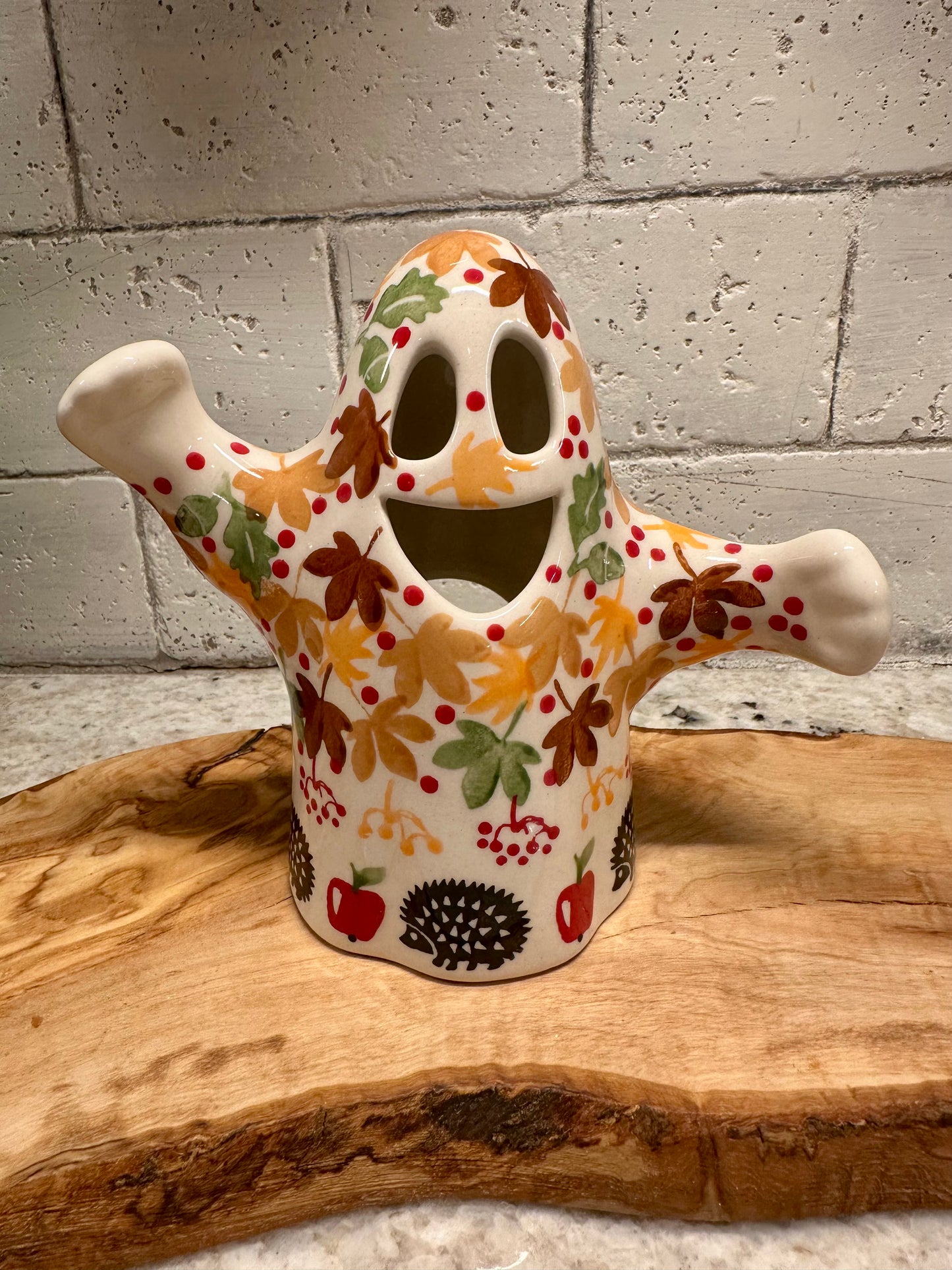 Manufaktura, Hedgie, Luminary Ghost