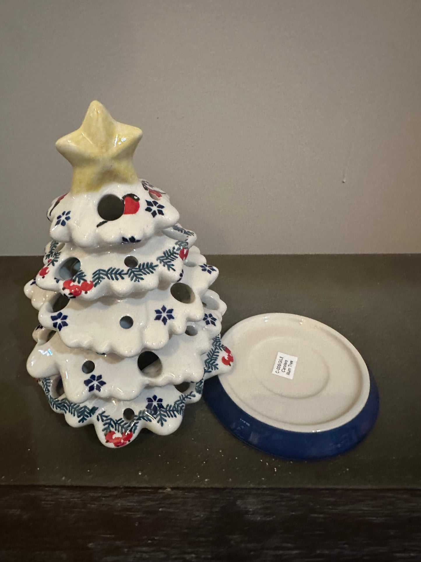 Manufaktura Gile Carolers Christmas Tree