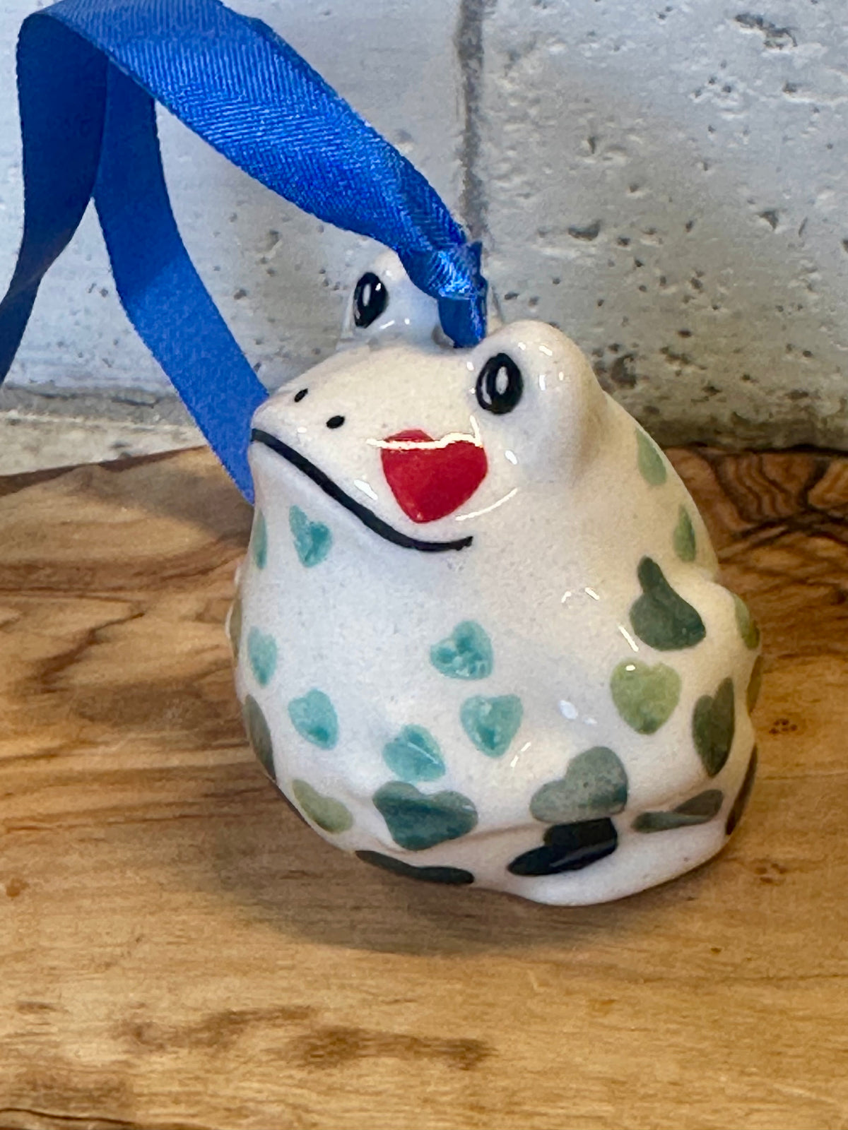 Manufaktura,  Hoppy Hearts, Frog Ornament