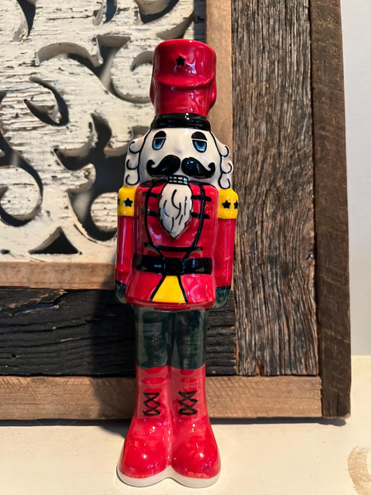 Vena Nutcracker - red