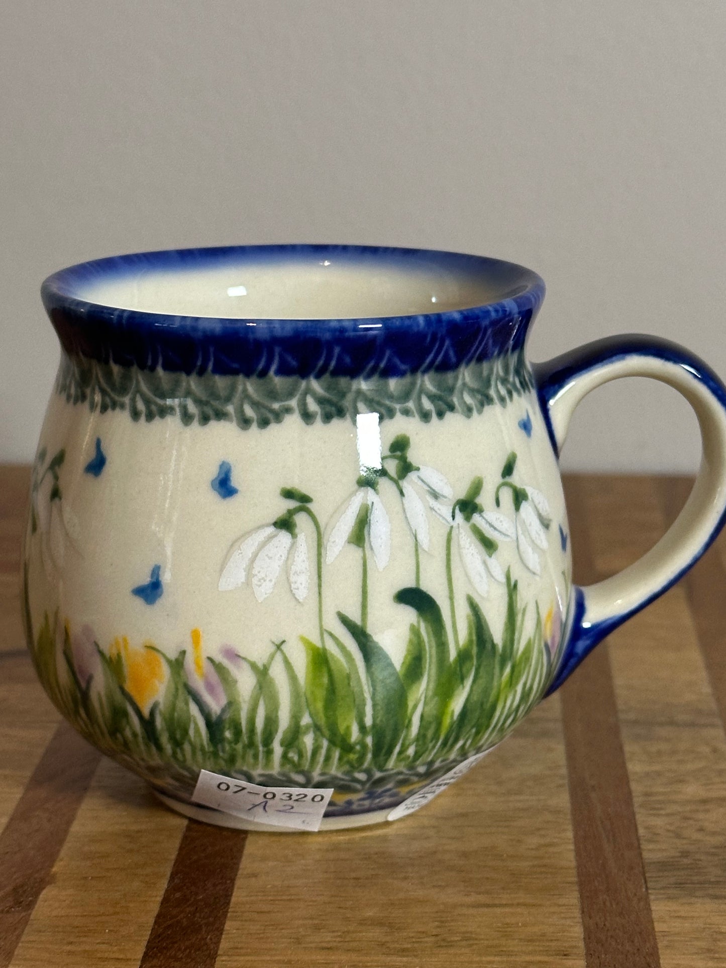Kalich, Unikat Art Level 2, Snowdrop Flower and Butterflies, Bubble Mug