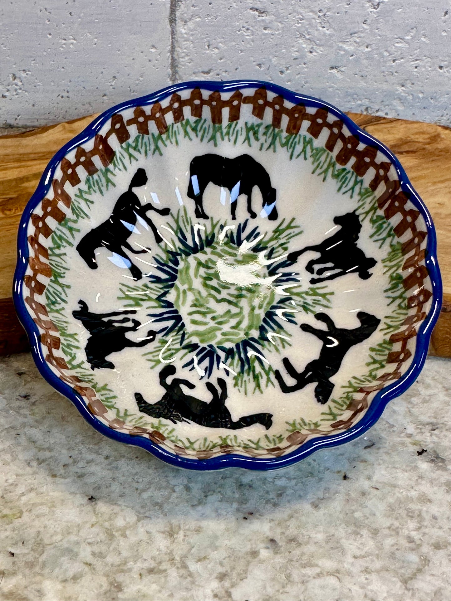 Manufaktura, Horsin' Around, Scalloped Bowl