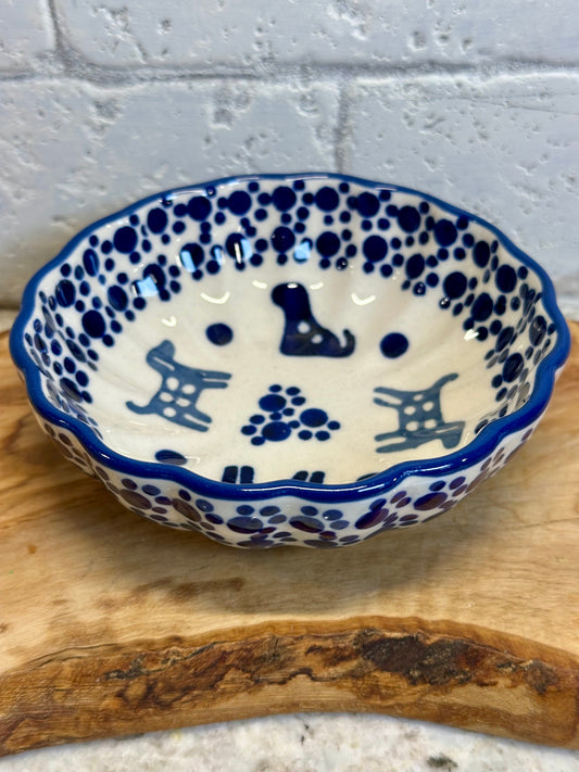 Manufaktura, Puppy Tales, Scalloped Bowl 4.7"