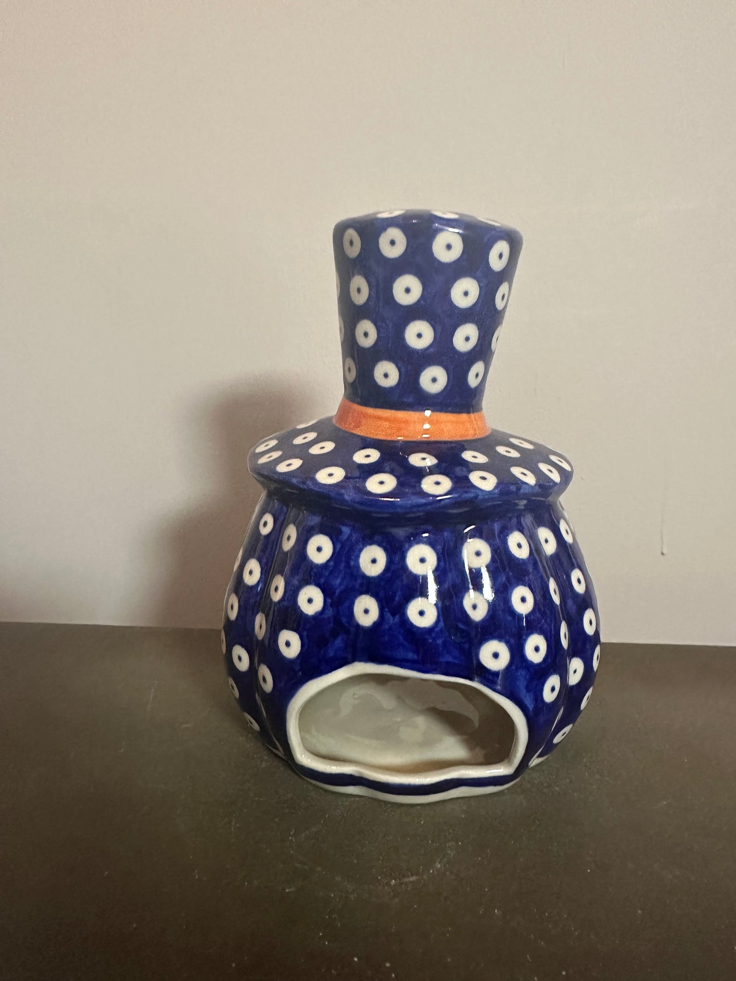 Vena Owl Eye, Pumpkin with Hat, Orange Face Luminary 7"