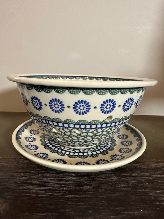 Ceramika Artystyczna, Maia, Berry Bowl/Colander with Plate