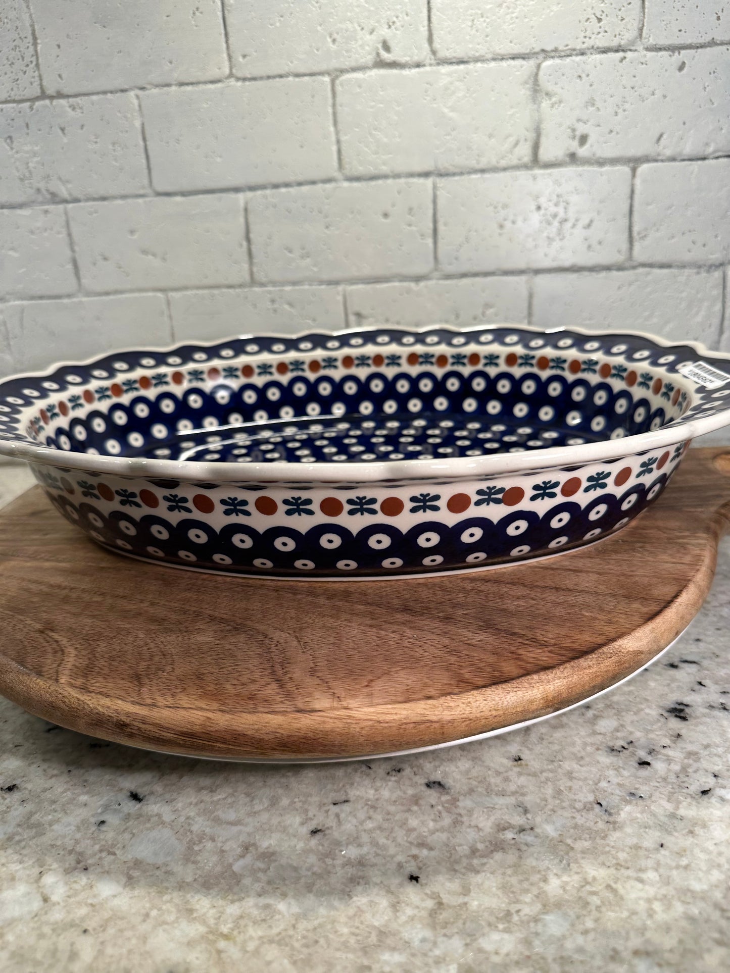Manufaktura Polish Pottery, Traditional Mosquito, XL Oval Lipped, Scalloped Baker