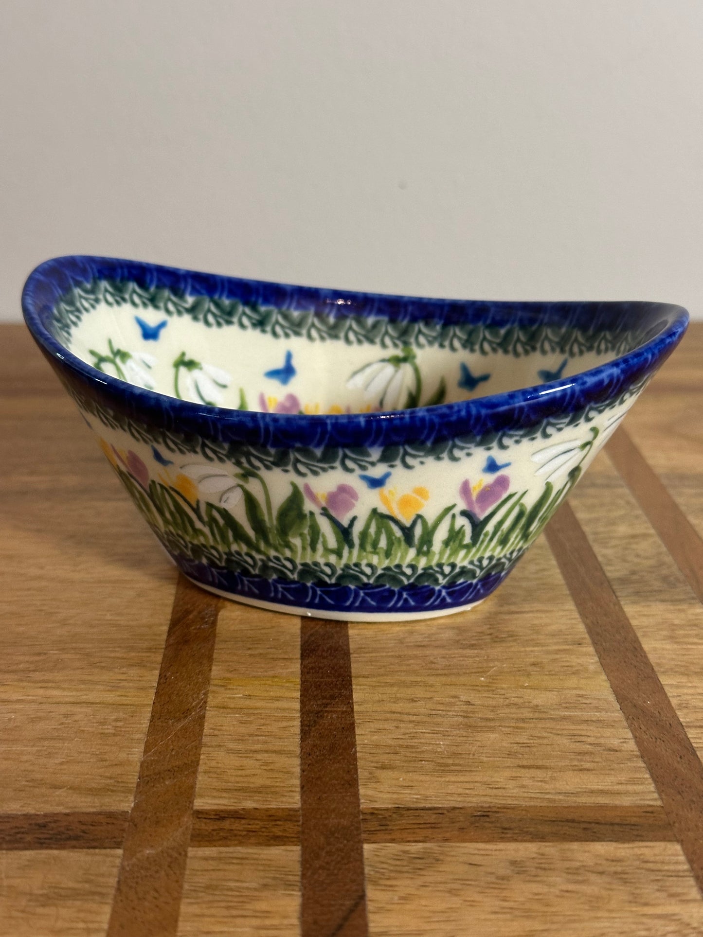 Kalich Unikat Art Level 2, Snowdrop Flower and Butterflies, Tub Bowl
