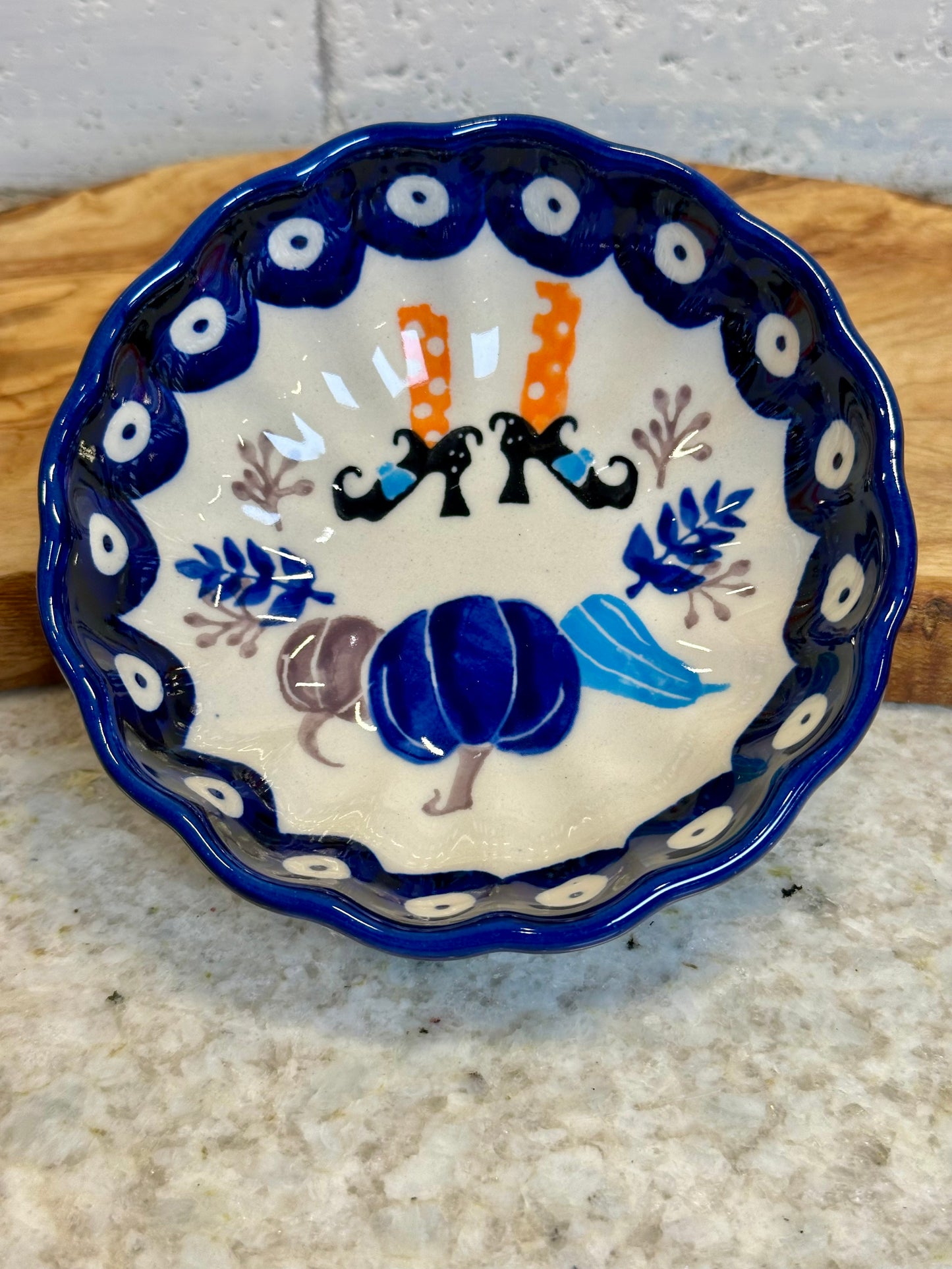 Manufaktura, Bewitched, Scalloped Bowl 4.7"