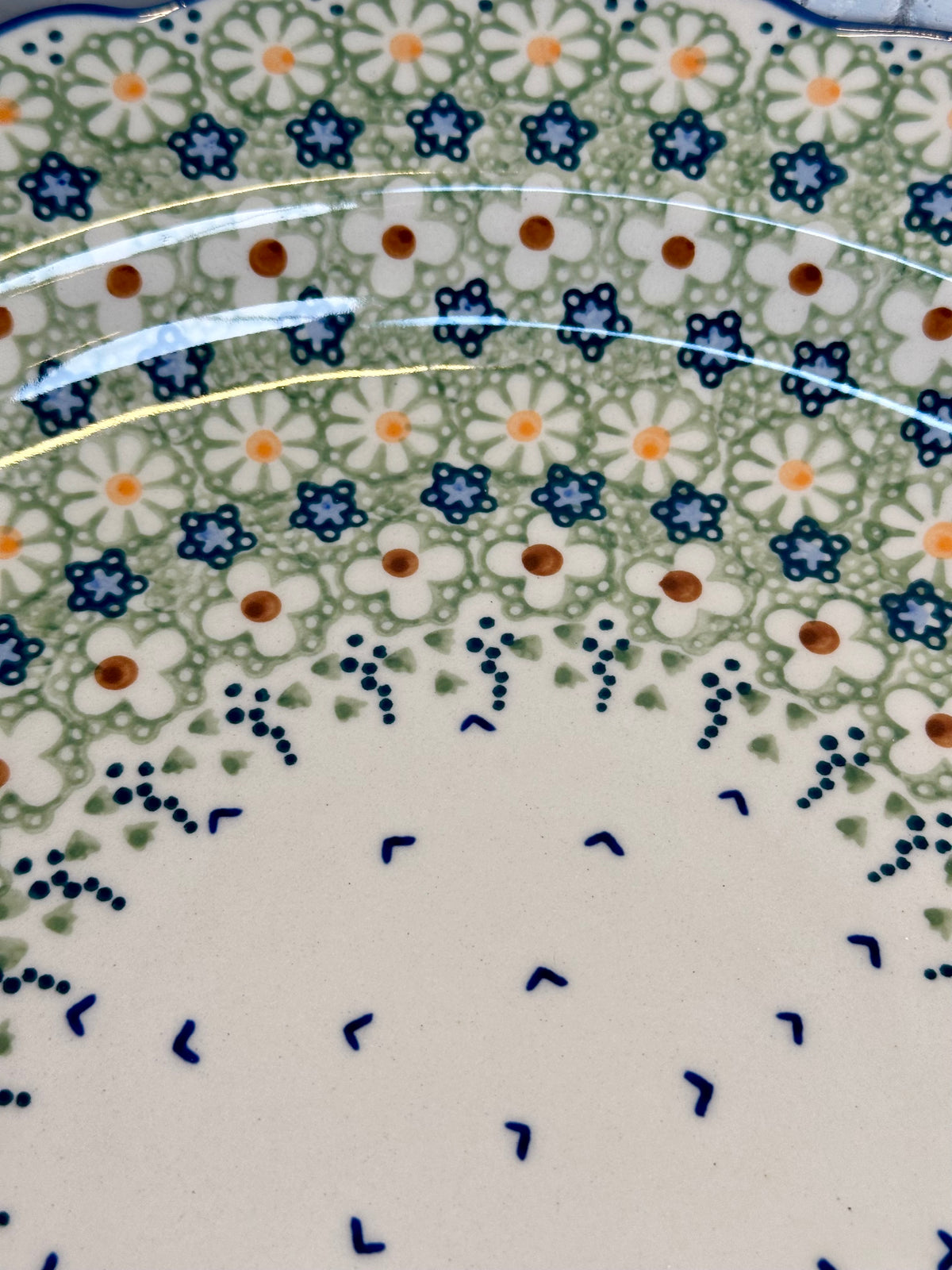 Manufaktura, Daisy Jane,  Scalloped Platter.  13.5"