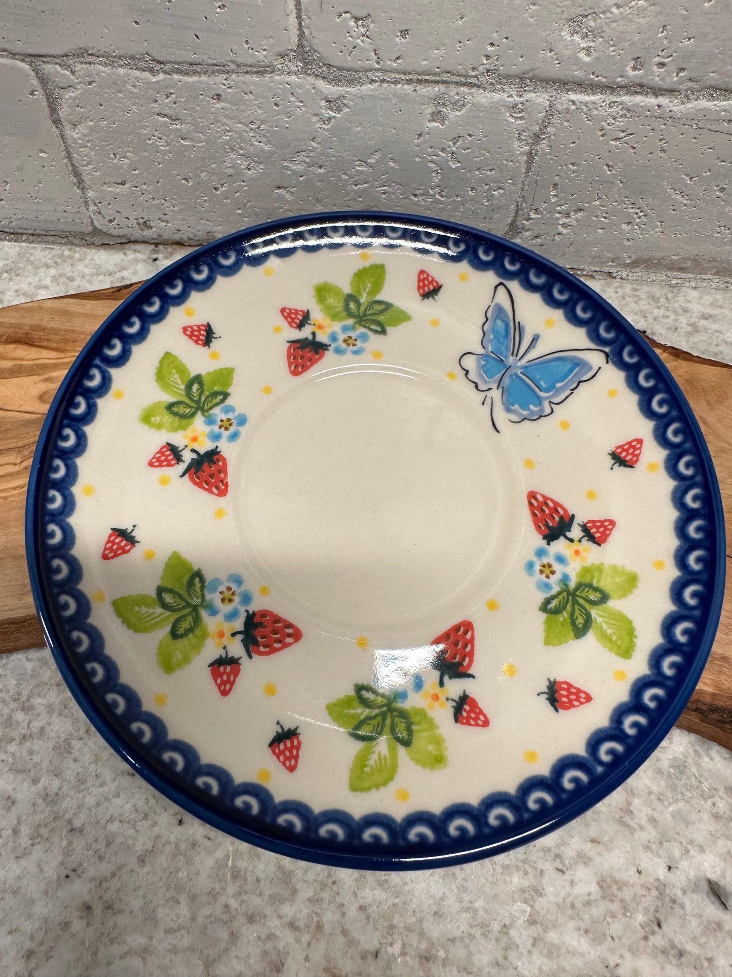 Kalich Polish Pottery, Unikat Signature Art Level, Strawberry Fields, Scalloped Colander w/Plate