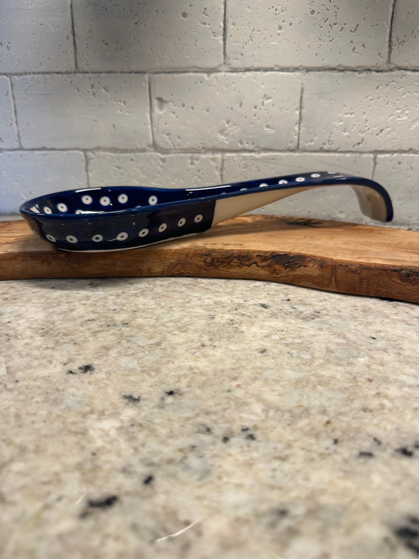 Zaklady, Xena Large Spoon Rest