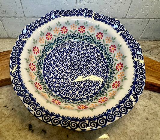 Manufaktura, Pinwheels, Medium Scallop Bowl 9.25"