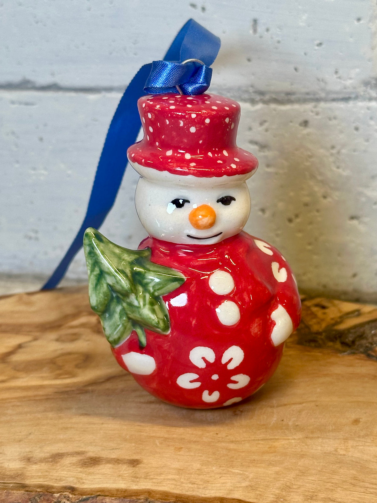 Manufaktura Red Blossom, Snowman w/Tree, Ornament