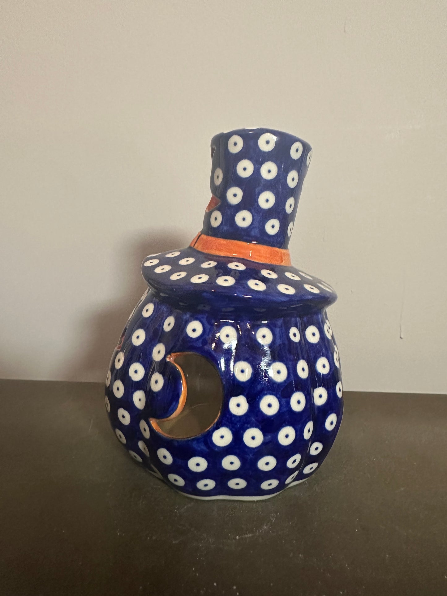 Vena Owl Eye, Pumpkin with Hat, Orange Face Luminary 7"