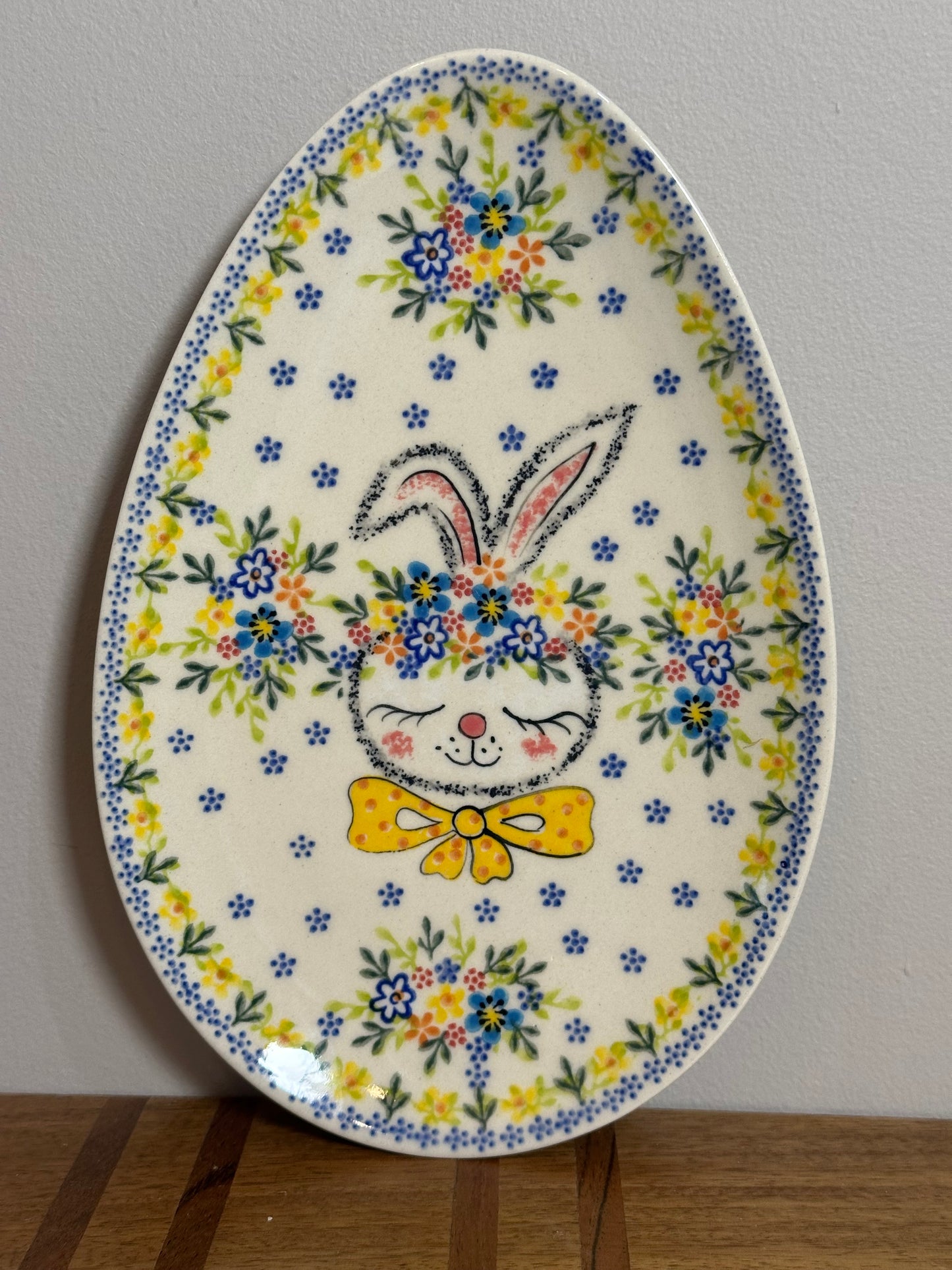 Vena, Unikat Yellow Bow Bunny, Egg Shaped Platter