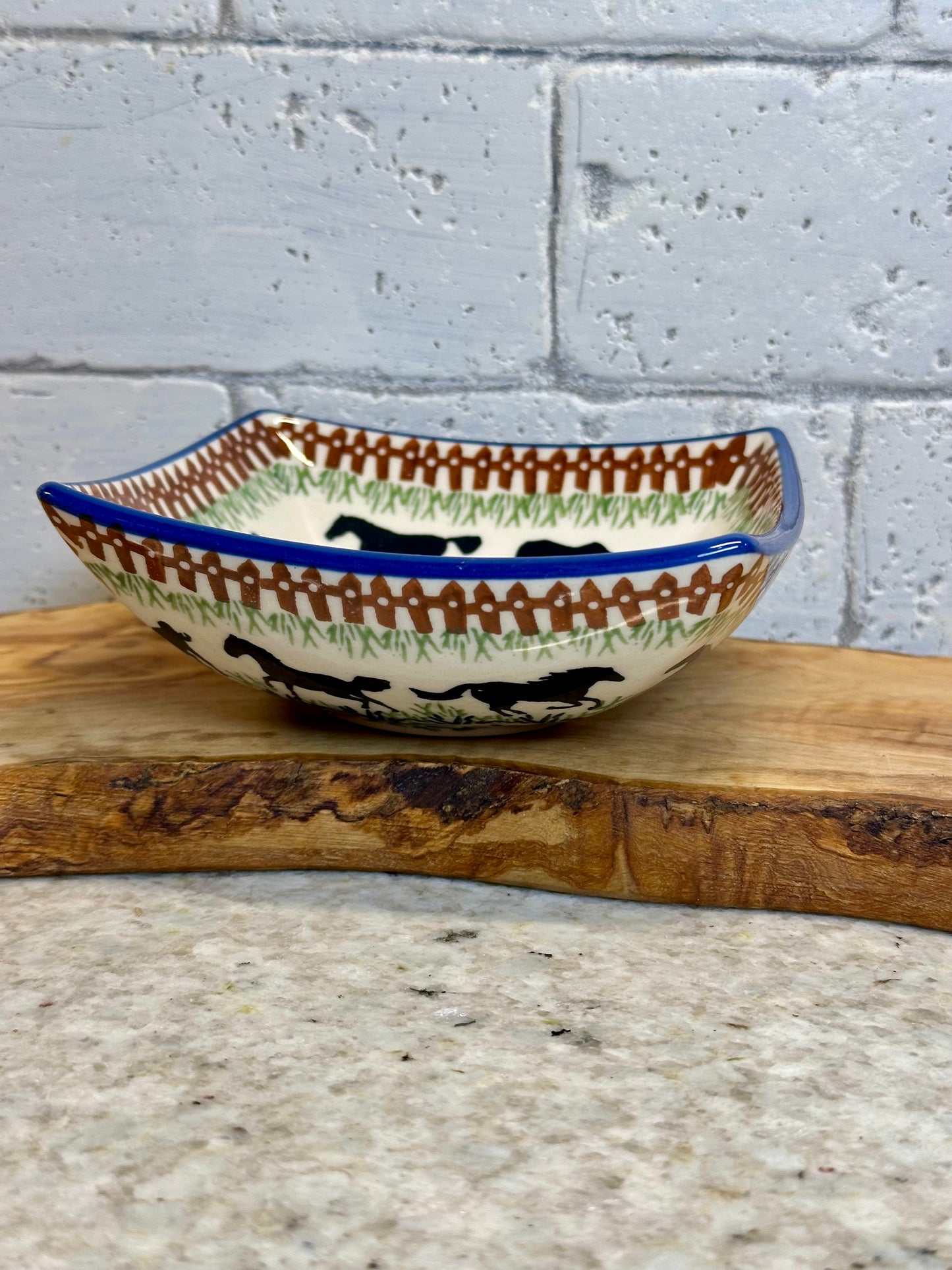 Manufaktura, Horsin' Around, Square Nut Dish