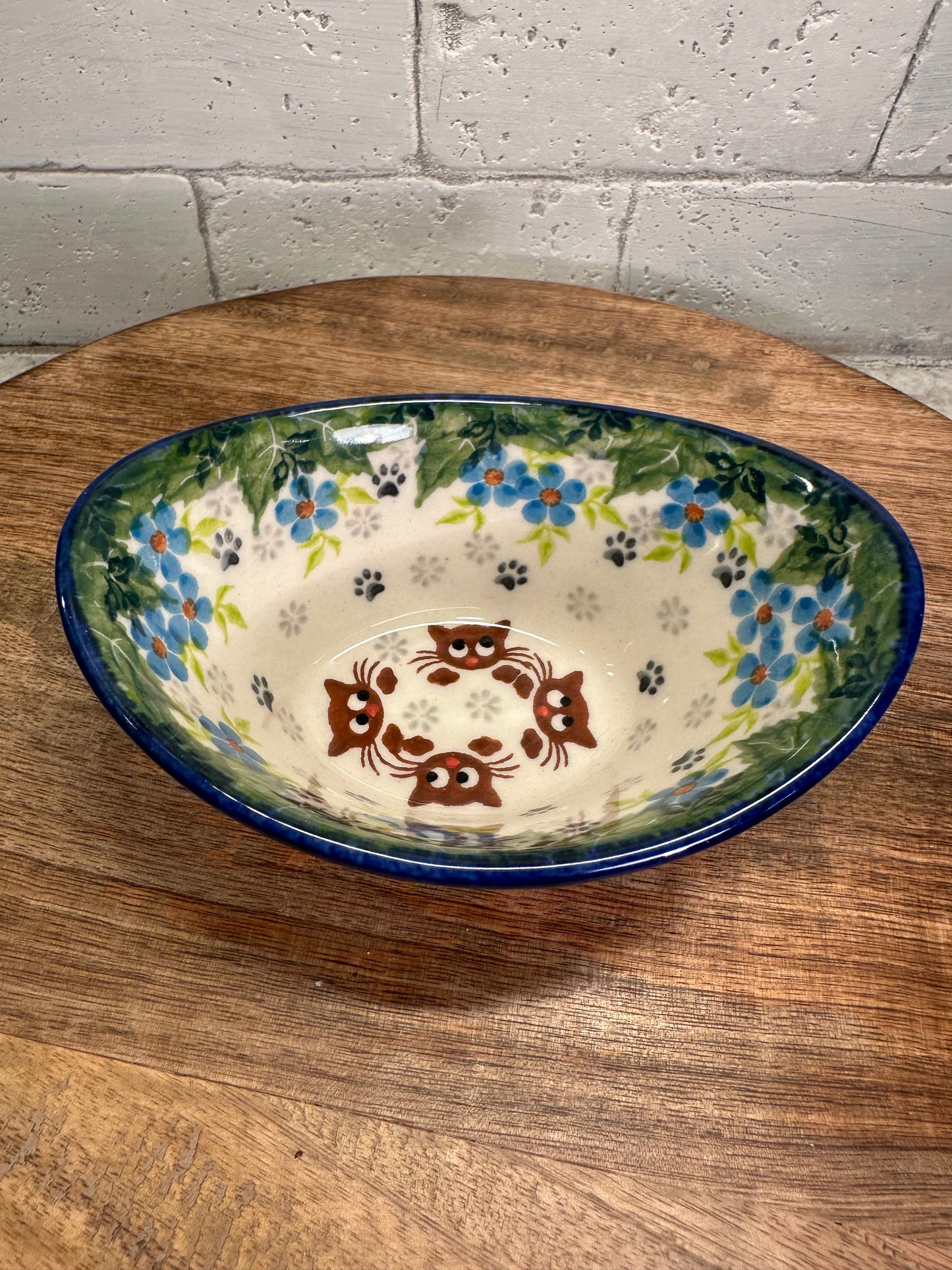 Kalich Polish Pottery, Art Level, Kitty Cat Tub Bowl