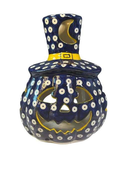 Vena, Traditional Pumpkin with Hat with Yellow Luminary