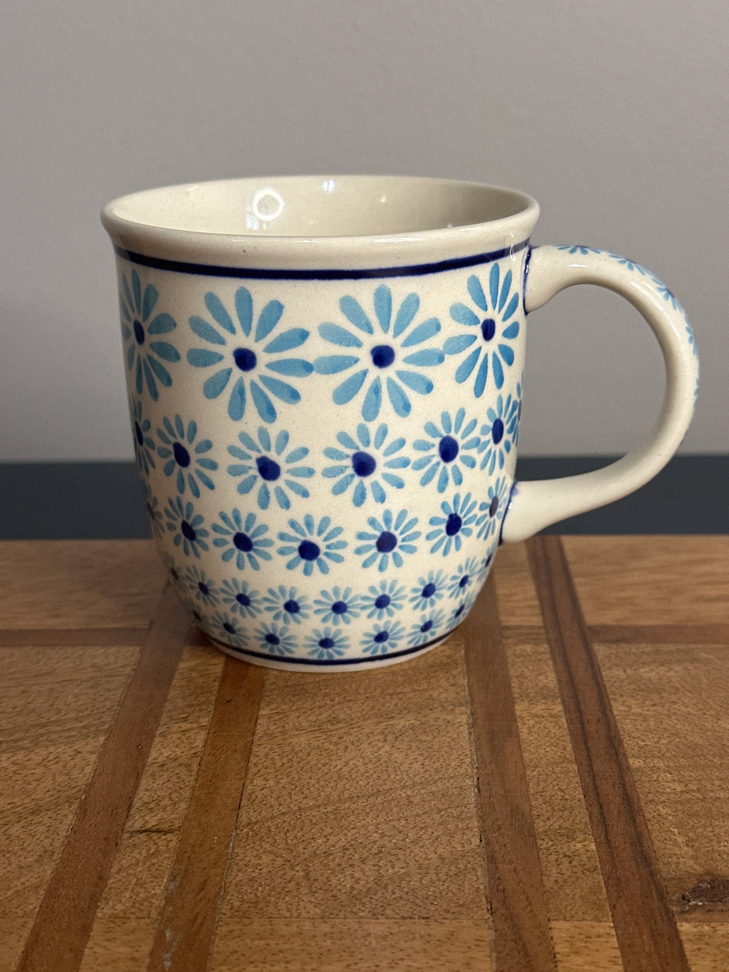 Zaklady Polish Pottery, Blue Daisy Delight, 12 oz. Mug