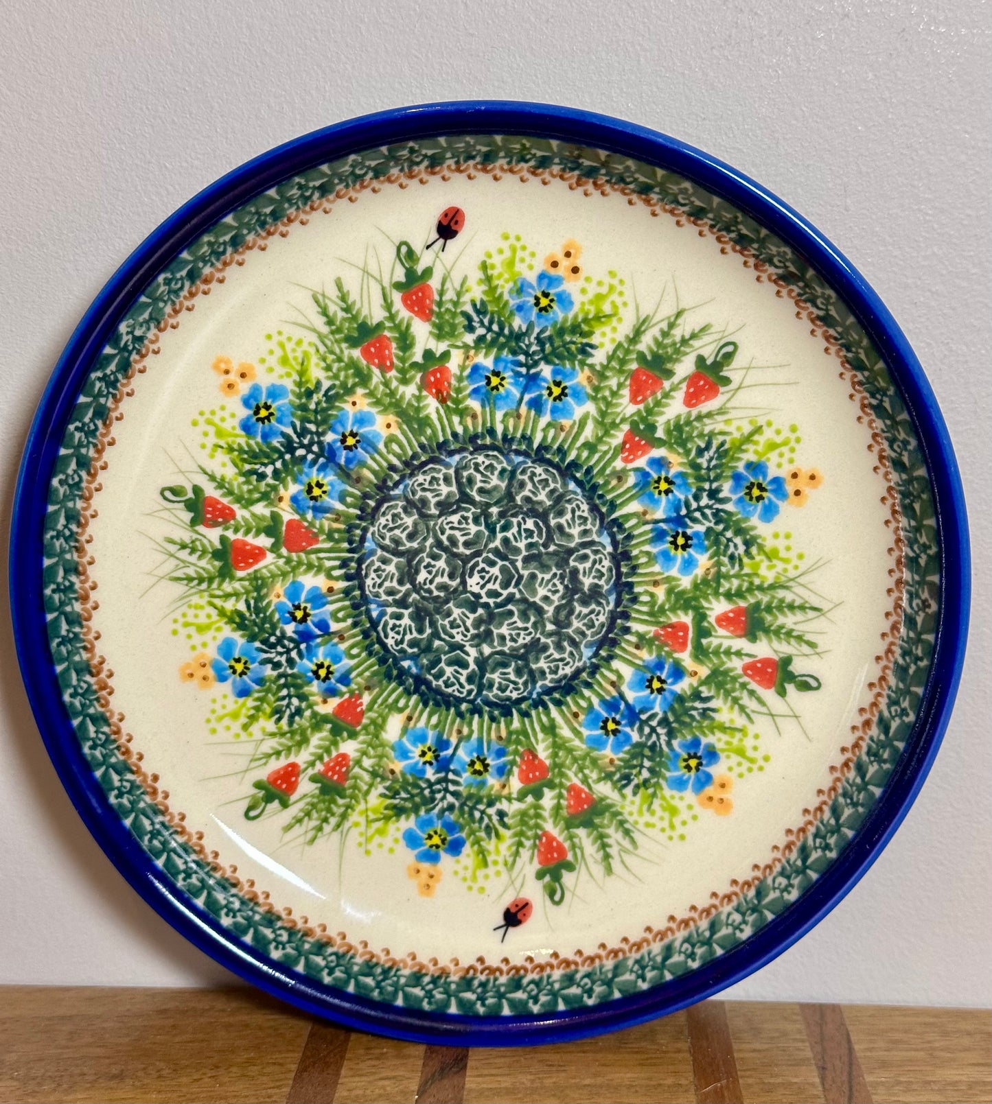 Kalich, Unikat Art Level 1, Strawberry, Flowers, Ladybugs, P20 Lipped Plate