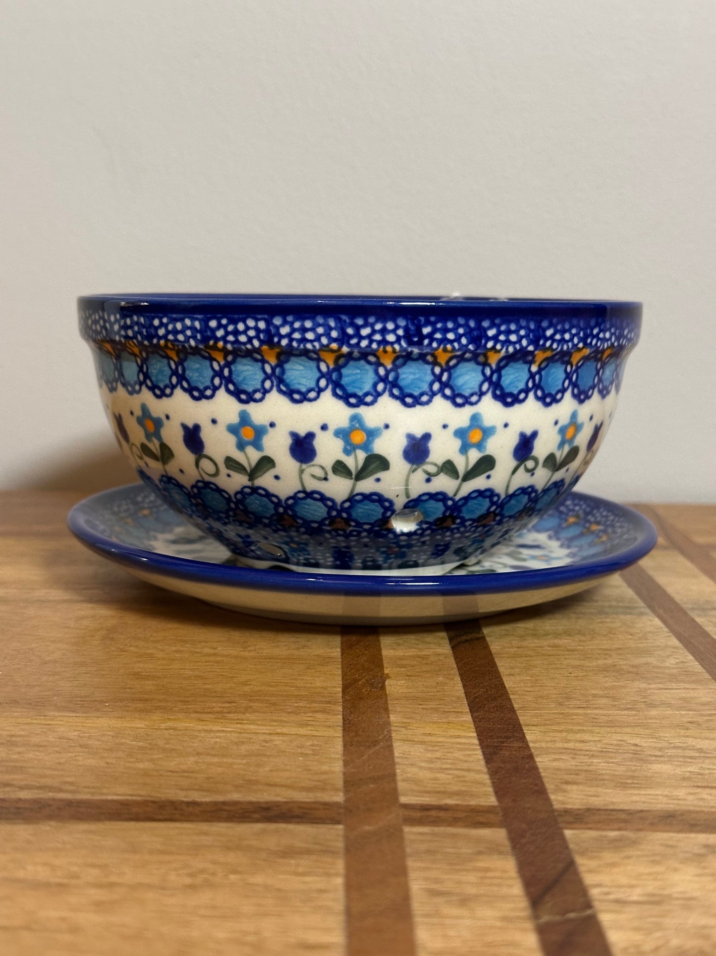 Ceramika Bona, Savannah/Blue Tulip Berry Bowl with Saucer