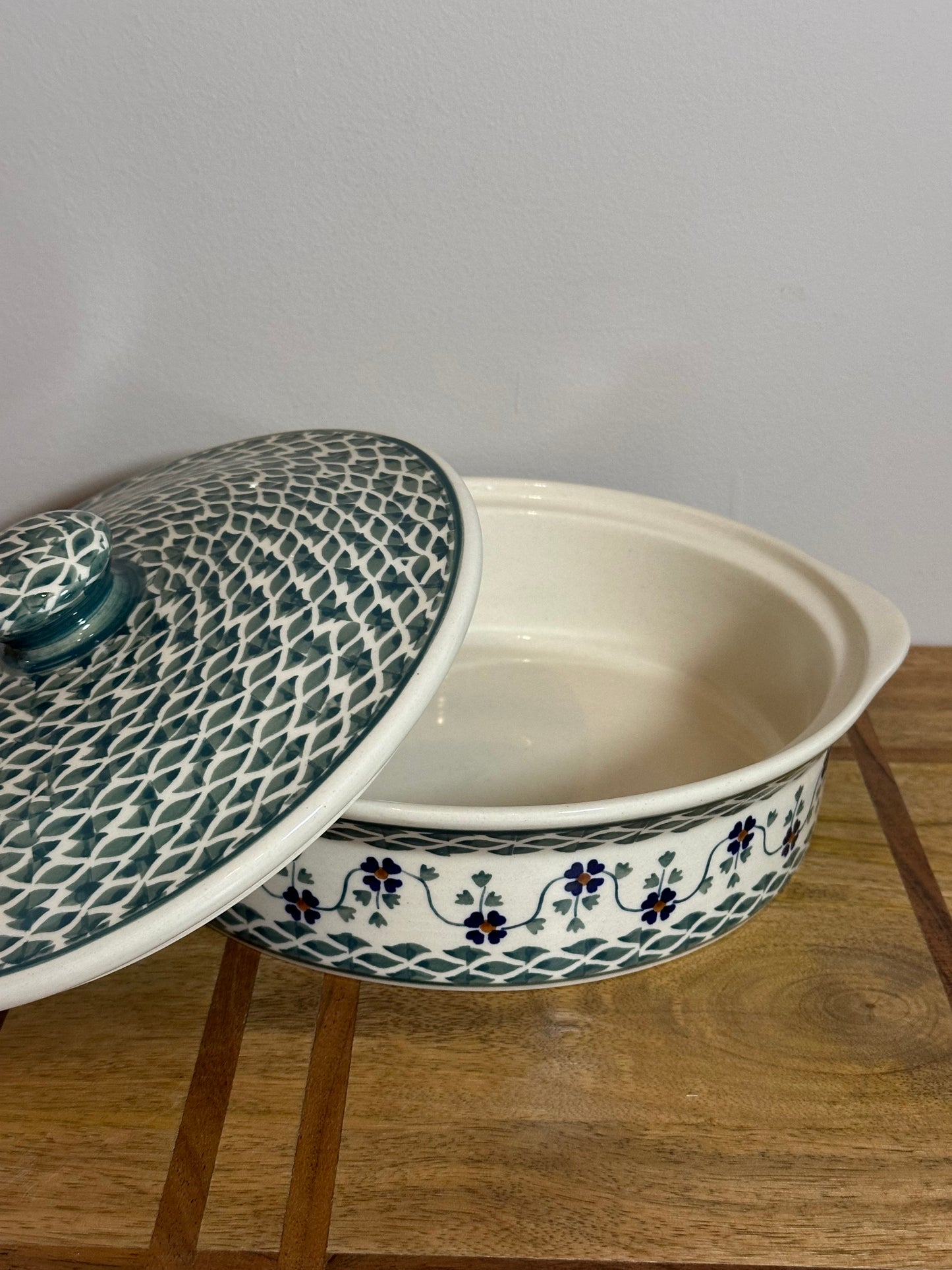 Manufaktura, Sage Floral Round Baker with Lid