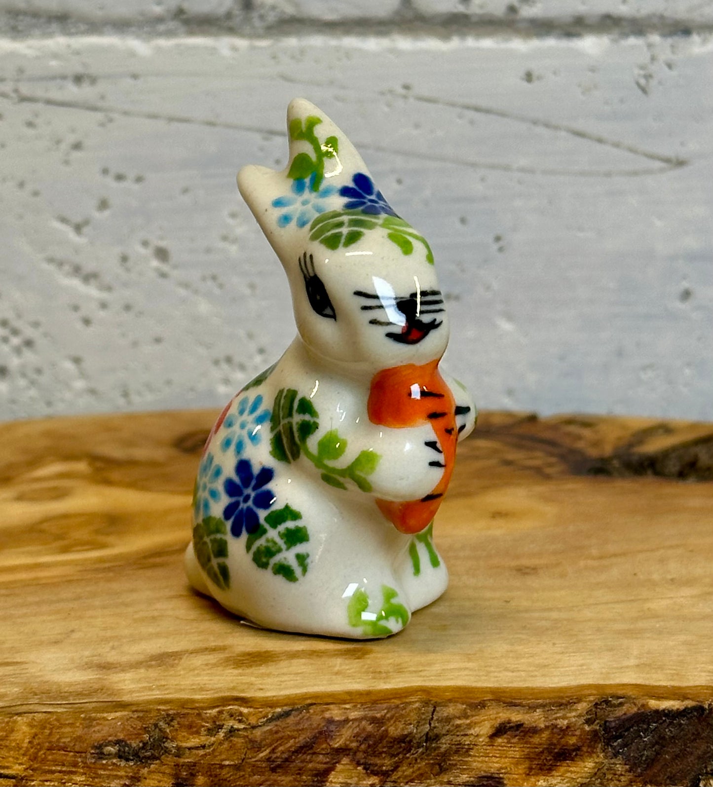 Kalich, Blues and Red, Mini Bunny with Carrot, 2.5"