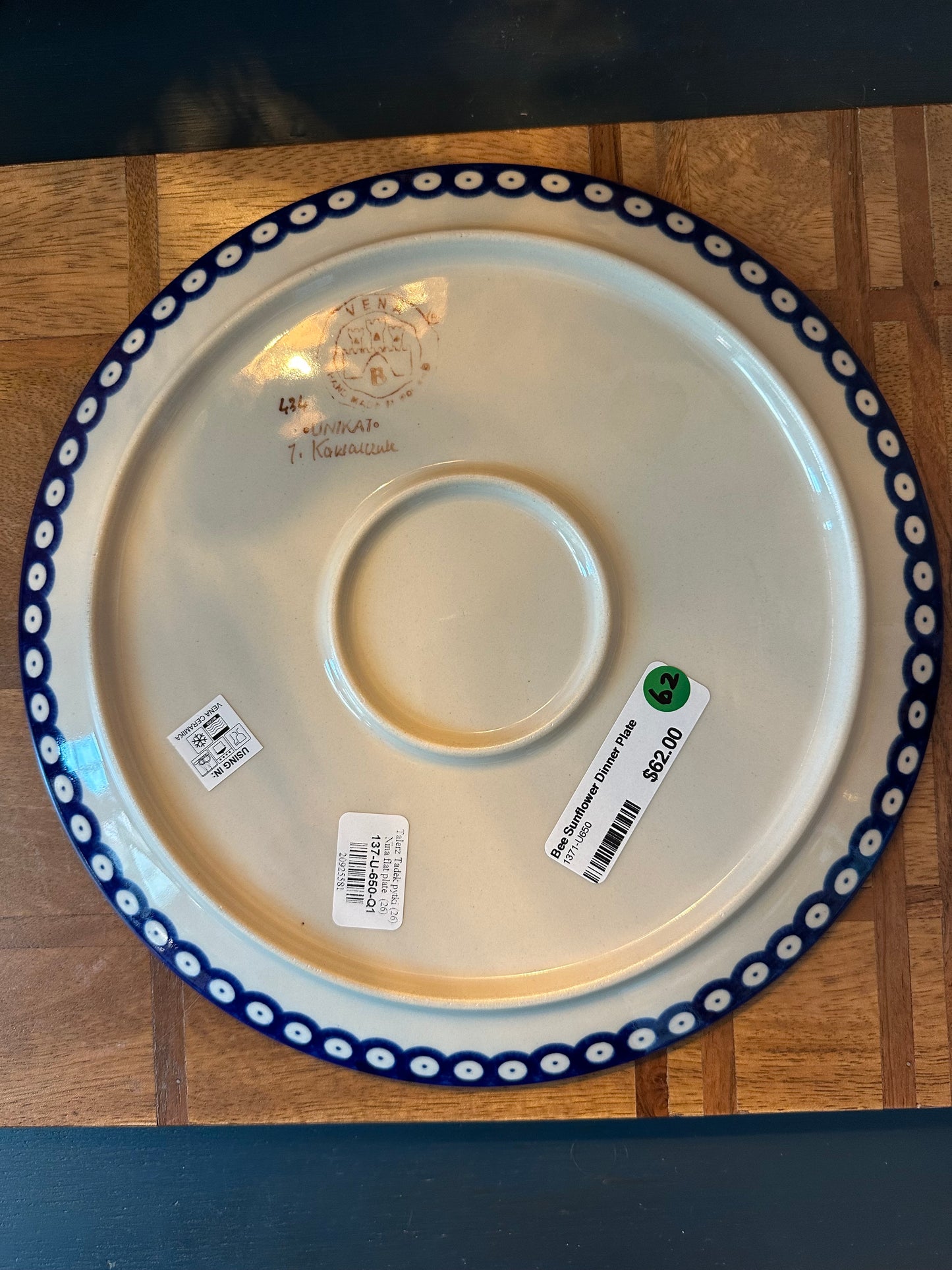 Vena Polish Pottery, Signature Unikat Bee Sunflower Dinner Plate