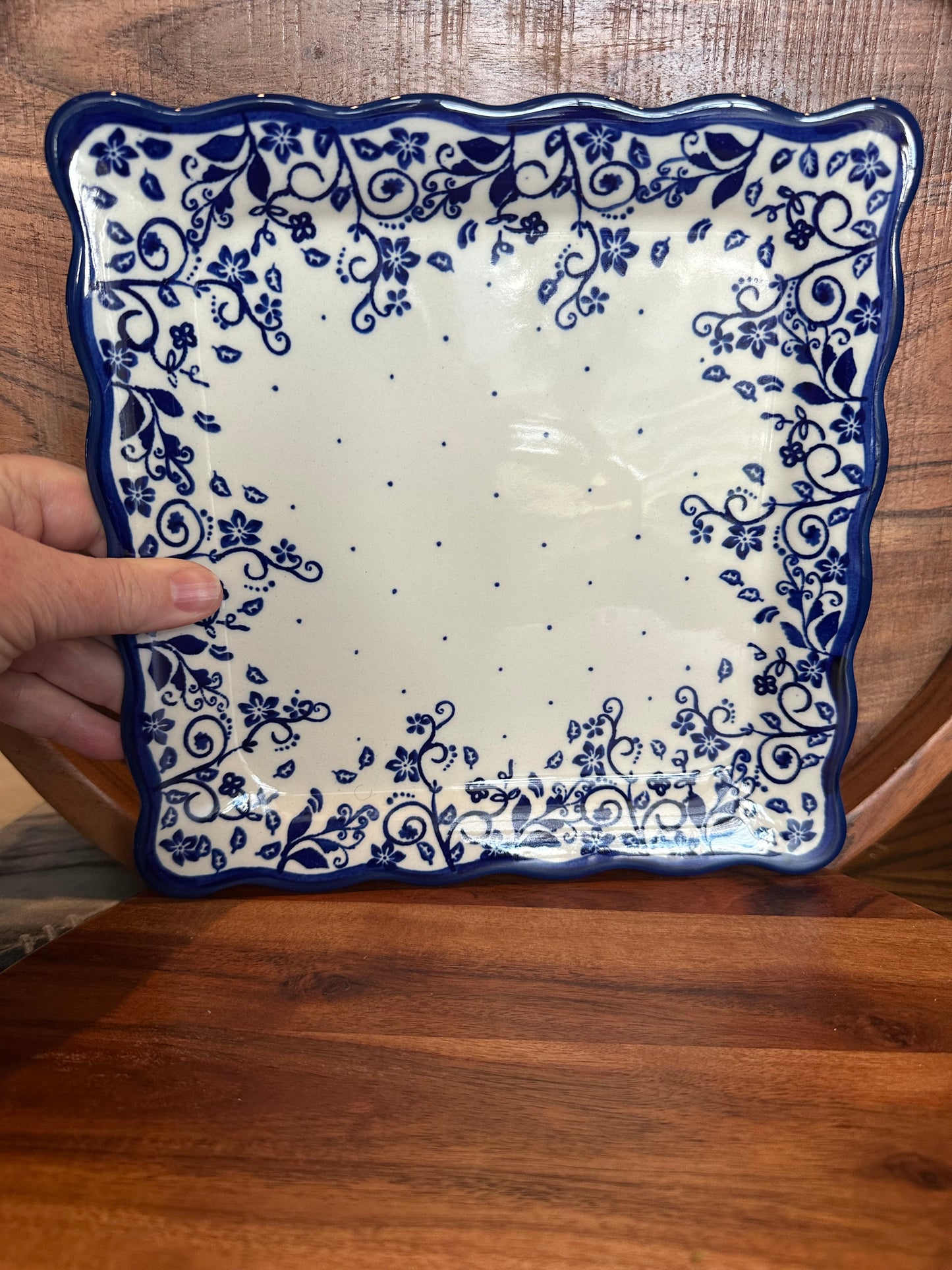 Zaklady Blue Ivy, Square w/Scalloped Rim Plate/Platter